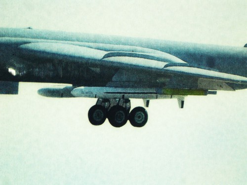 Máy bay H-6K mang theo tên lửa hành trình
